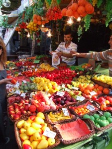 Vegtable market in Turkey (click to enlarge)