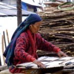 Weaving blankets in Nepal