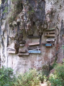 The Hanging Coffins of Sagada, The Philippines (click to enlarge)