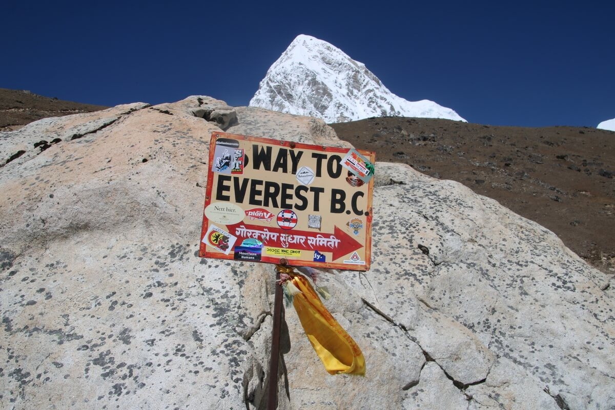 Everest Base Camp sign at Gorak Shep